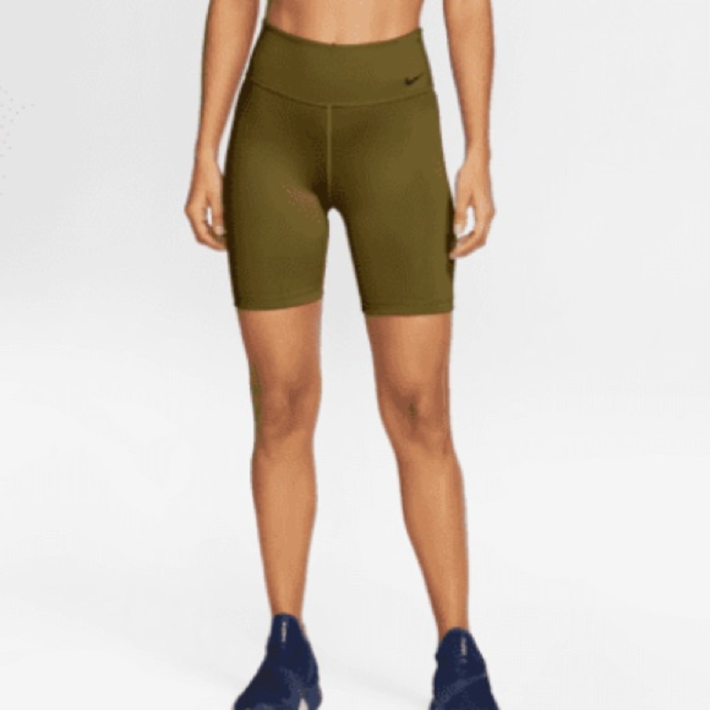 Nike One Shorts Size M